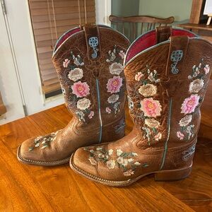 Macie Bean - “Honey Bunch” boots. Youth size 3